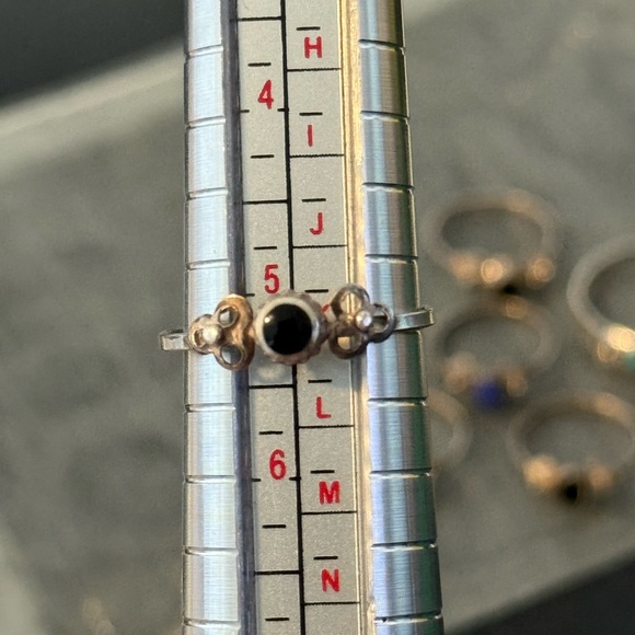 9.25 Sterling Silver Tiny Ring Lot - Picture 2 of 7